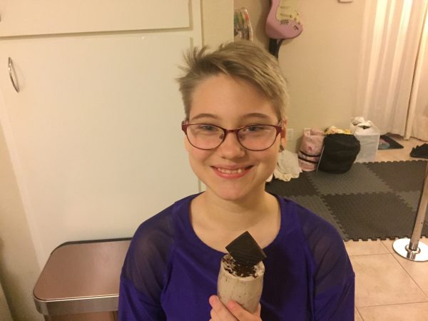 Two-Ingredient Keto Chocolate Mousse (2g carbs per serving)